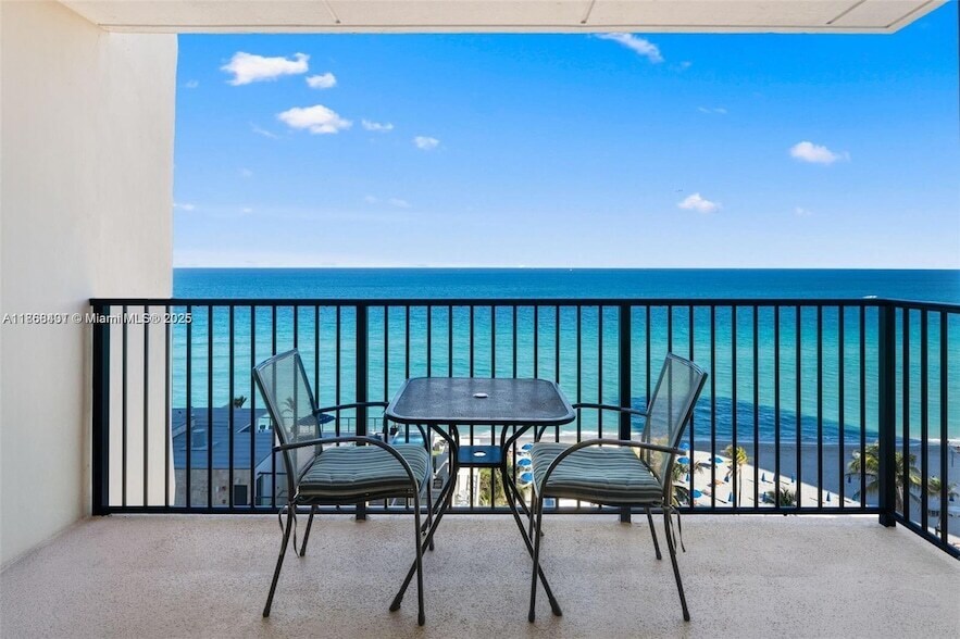 2201 S Ocean Dr, Unit 1102 in Hollywood, FL - Building Photo
