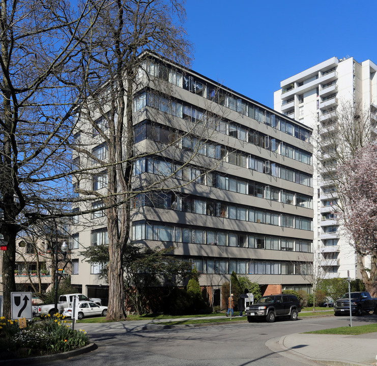 Pacific West Plaza in Vancouver, BC - Building Photo