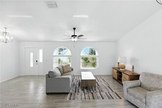 830 Columbia St in Port Charlotte, FL - Building Photo - Building Photo