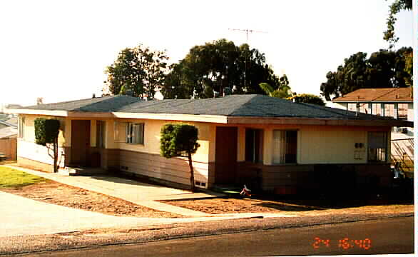 247 N Rios Ave in Solana Beach, CA - Building Photo