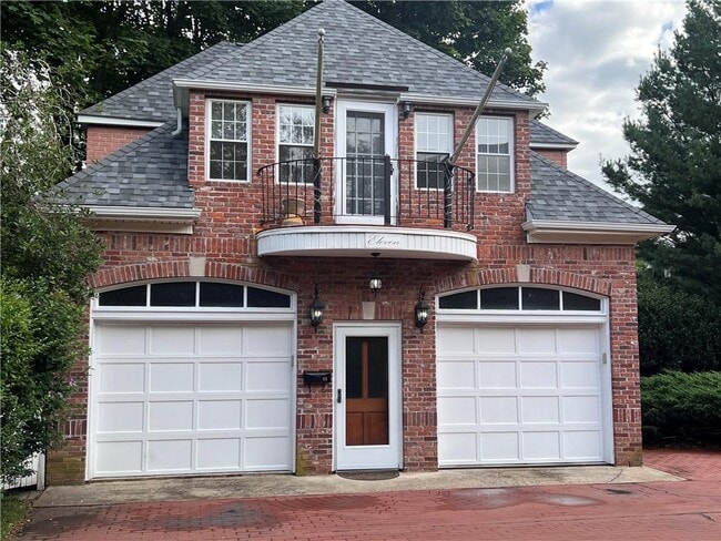 property at 11 Admiral Kalbfus Rd