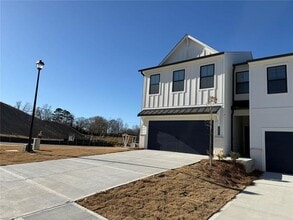 7253 Mulberry St in Flowery Branch, GA - Building Photo - Building Photo