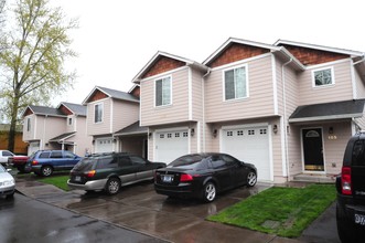 4194 Sunnyview Rd NE in Salem, OR - Foto de edificio - Building Photo