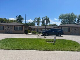 Lady Sara in Cape Coral, FL - Building Photo