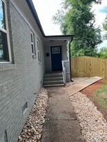 2619 Dundeen St in Charlotte, NC - Building Photo