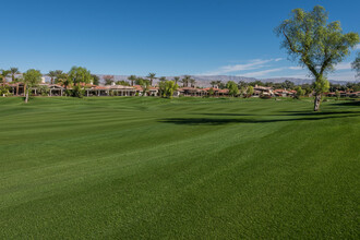 422 Desert Holly Dr in Palm Desert, CA - Building Photo - Building Photo