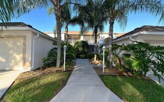 9480 High Gate Dr in Sarasota, FL - Building Photo