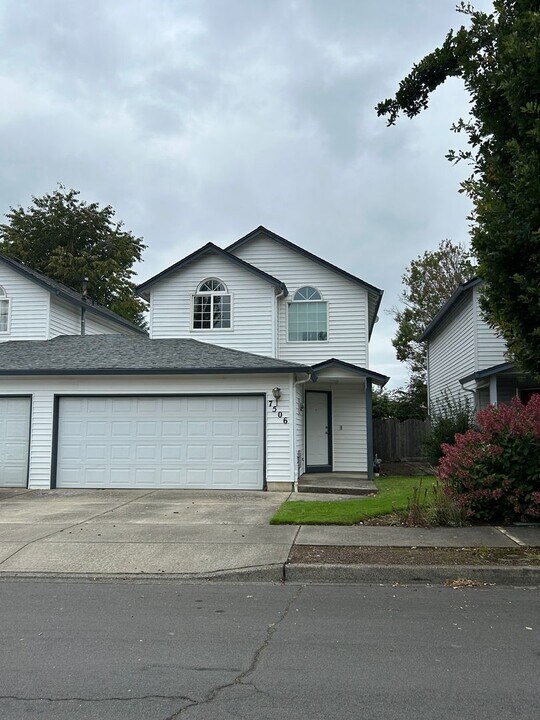 7506 NE 52nd St in Vancouver, WA - Building Photo