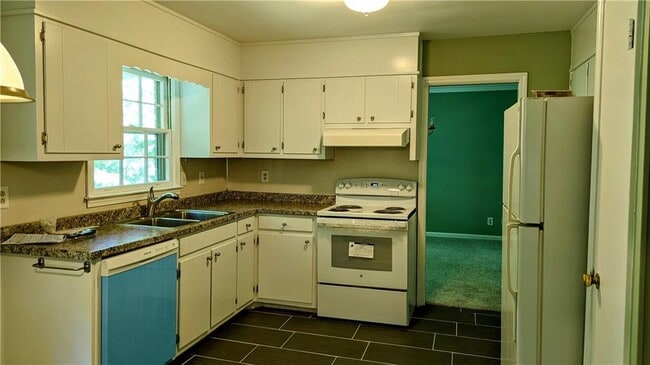 4093 Hideaway Dr in Tucker, GA - Building Photo - Building Photo