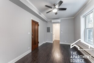 630 W Wrightwood Ave, Unit 109 in Chicago, IL - Building Photo