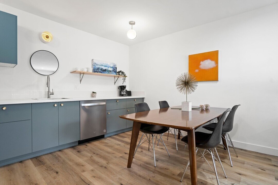 Individual Bungalows: All 1 bedroom/ 1 bat in Los Angeles, CA - Foto de edificio