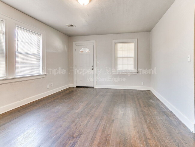 946 East Dr in Oklahoma City, OK - Building Photo - Building Photo
