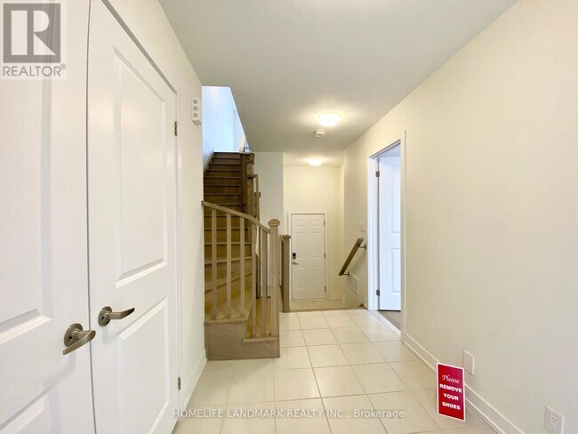 27 Guardhouse Cres in Markham, ON - Building Photo - Building Photo