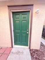 16131 Loneoak View Dr, Unit One-bedroom apartment in Lithia, FL - Building Photo