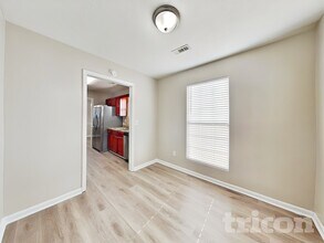 265 Whistle Way in Locust Grove, GA - Foto de edificio - Building Photo