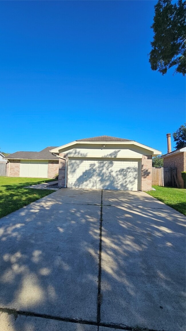 property at 543 Oakdale Dr