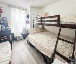 196 Lawrence Ave in Brooklyn, NY - Building Photo - Building Photo