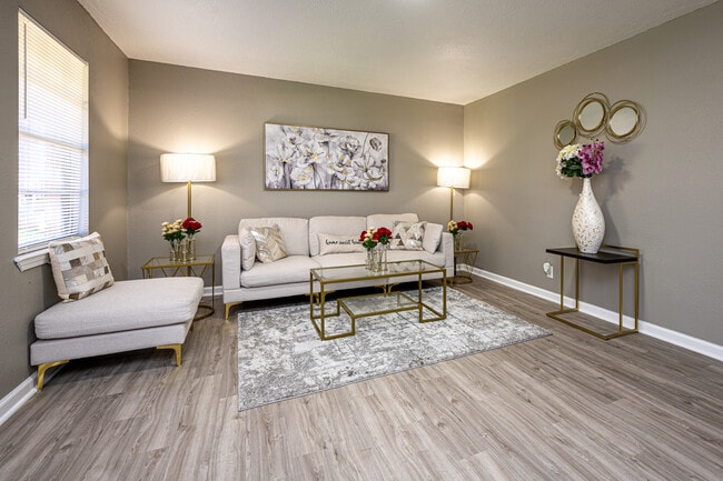 Bayou Apartments in Gulfport, MS - Building Photo - Interior Photo