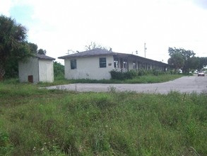 4137 S Congress Ave in Lake Worth, FL - Building Photo - Building Photo