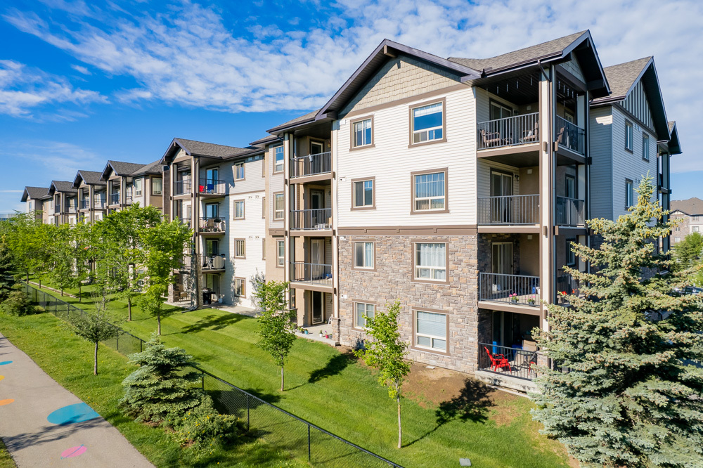 Panorama Pointe in Calgary, AB - Building Photo