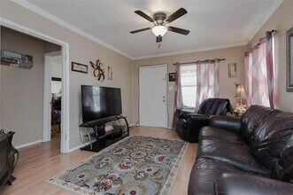 221 W Burton St in Sherman, TX - Building Photo - Building Photo