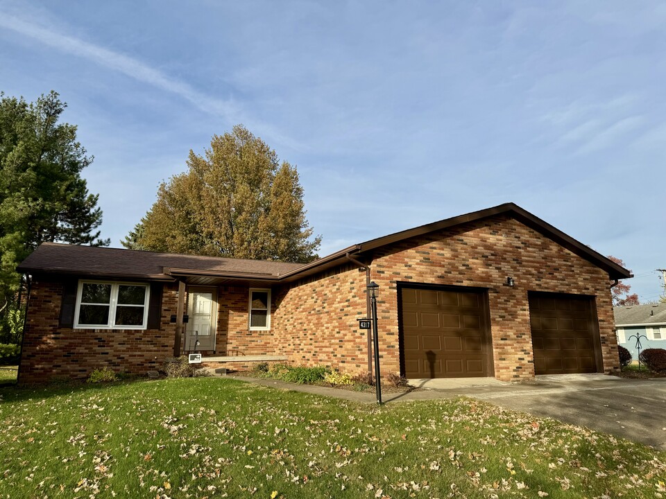 4317 Avondale Ln NW, Unit 4317 in Canton, OH - Foto de edificio