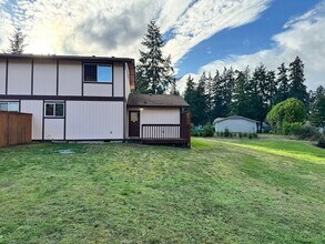 1505 149th St Ct S in Spanaway, WA - Foto de edificio - Building Photo