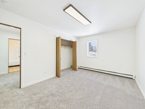 3712 Swenson Ave in Fairbanks, AK - Foto de edificio - Building Photo