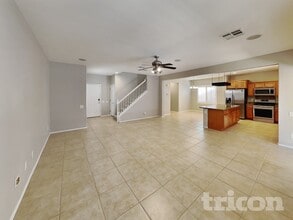 10728 Khalua Ave in Las Vegas, NV - Foto de edificio - Building Photo