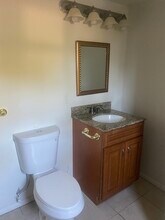3000 St John Dr, Unit 1 in Clearwater, FL - Foto de edificio - Building Photo