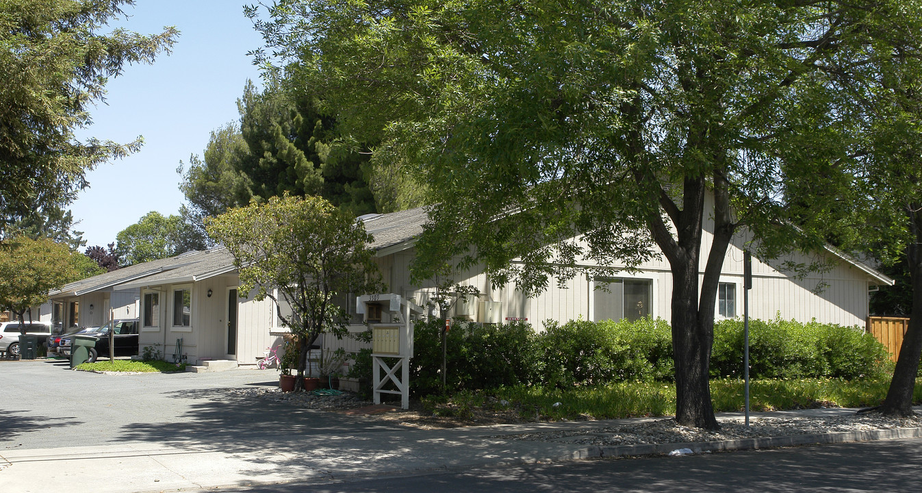 3509 Chestnut Ave in Concord, CA - Building Photo