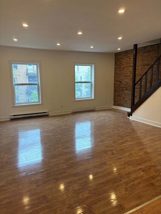 1635 Rue Dézéry in Montréal, QC - Building Photo