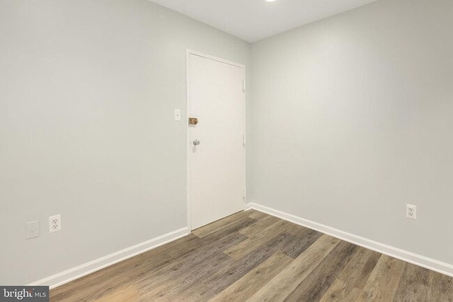 3354 Woodburn Rd in Annandale, VA - Building Photo - Building Photo