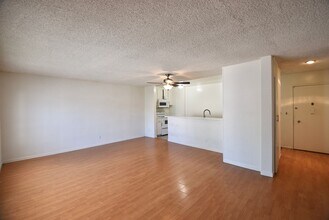 4414 Woodman Ave in Los Angeles, CA - Building Photo - Building Photo