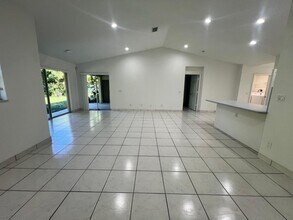 1096 Staghorn St in Wellington, FL - Building Photo - Building Photo