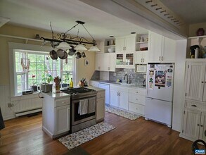 954 Old Lynchburg Rd in Charlottesville, VA - Building Photo - Building Photo