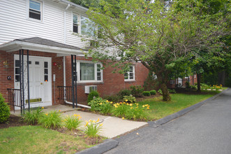 Pleasant View Apartments in Easthampton, MA - Building Photo - Building Photo