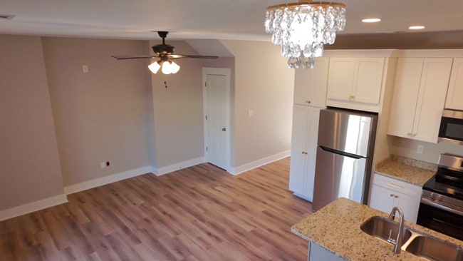 233 Pineneedle Rd in Milledgeville, GA - Building Photo - Building Photo