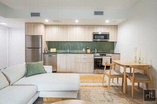 975 Nostrand Ave in Brooklyn, NY - Building Photo