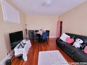 110 Howland St in Boston, MA - Building Photo - Building Photo