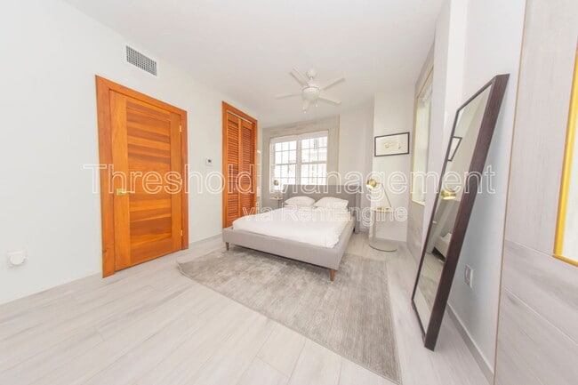 820 Ocean Dr in Miami Beach, FL - Building Photo - Building Photo