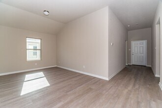 10783 Rosalina Lp in Converse, TX - Building Photo - Building Photo