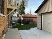 2442 N 73rd St, Unit Lower in Wauwatosa, WI - Building Photo - Building Photo