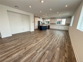 693 S Lyon St in Santa Ana, CA - Building Photo - Building Photo