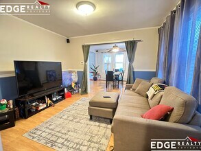 76 Cresthill Rd, Unit 1 in Boston, MA - Foto de edificio - Building Photo