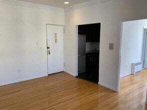 460 W 50th St in New York, NY - Building Photo - Building Photo
