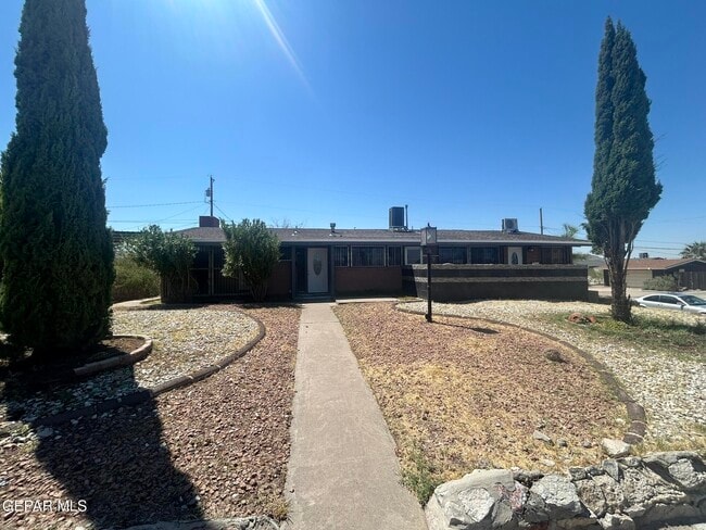 212 Crestmont Dr