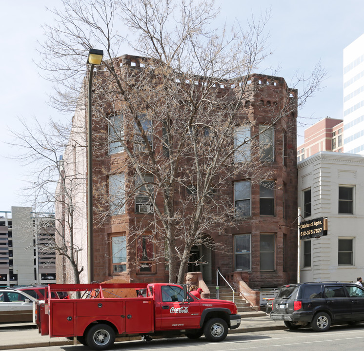 Oakland Apartments in Minneapolis, MN - Building Photo