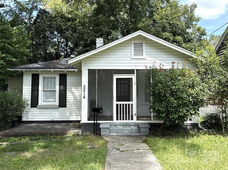 2214 Floral Ave in Charlotte, NC - Foto de edificio