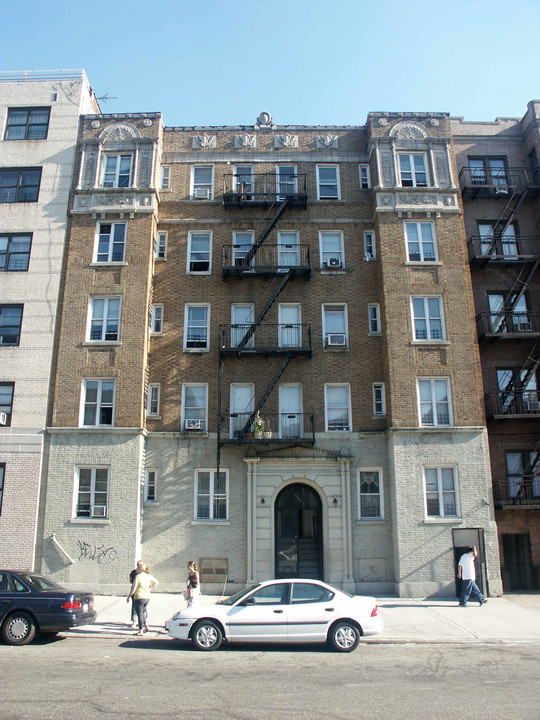 2902 Grand Concourse in Bronx, NY - Foto de edificio